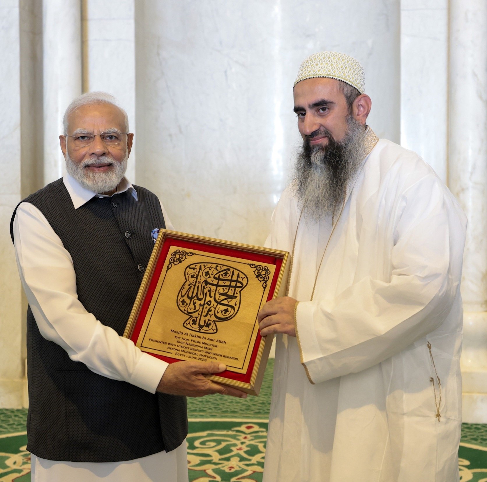 Prime Minister Shri Narendra Modi visited the historic Al-Hakim Mosque ...