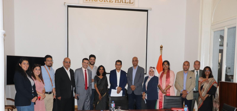 Cd'A Ms. C Sushma met senior foreign affairs journalists and editors in the Embassy of India, Cairo