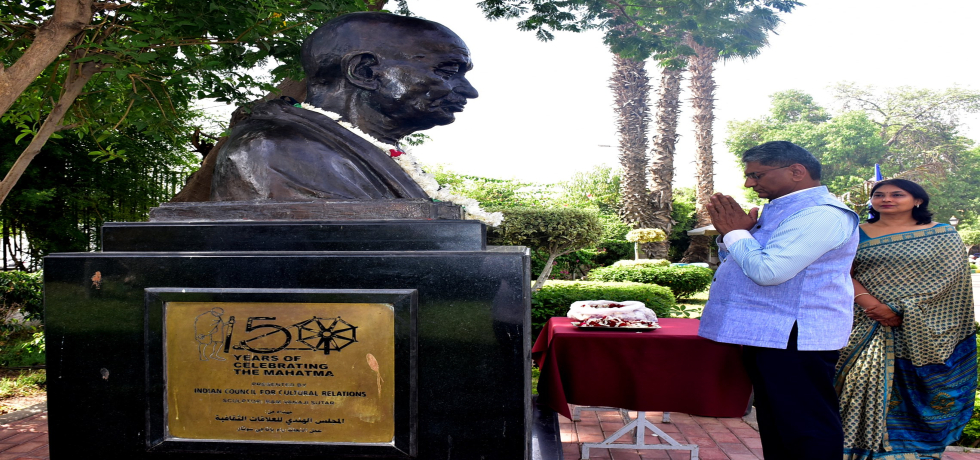 Ambassador S.K. Reddy initiated his assignment by paying respects to Father of the Nation Mahatma Gandhi with a floral tribute at the Mahatma Gandhi statue in Al Horreya Park, Cairo.