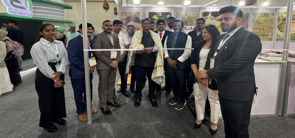 Ambassador Suresh K. Reddy while inugurating the Indian pavalion at Sahara exhbition